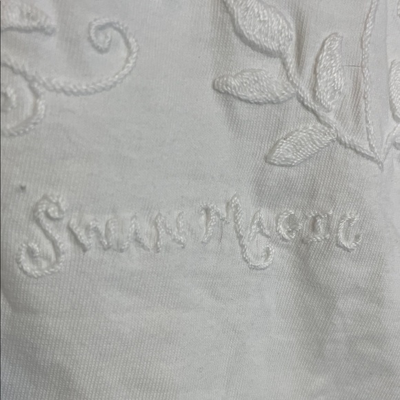 Vintage Swan Magic White Embroidered T-Shirt – Floral Raised Design Size L - Picture 2 of 9